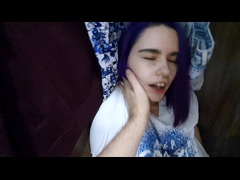 ❤️ 押し入れの中の姉ちゃんを発見し、イクのを手伝う ☑ ファッキングビデオ ❌️